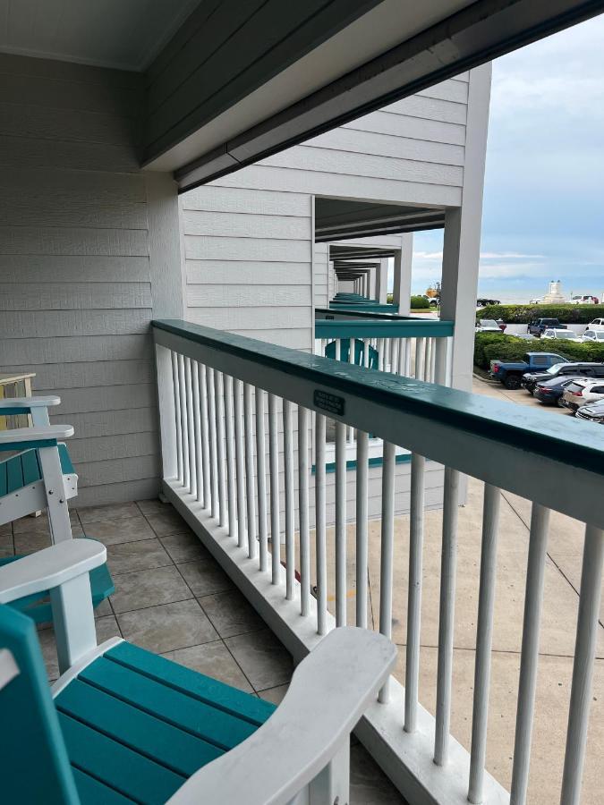 Sun Splashed Condo! Steps To Beach And 2 Pools Galveston Island 外观 照片